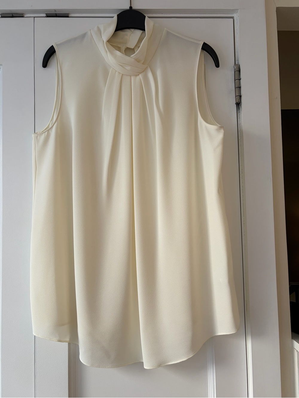 Ellen Tracy Sleeveless Cream Mock-Neck Blouse Size L
